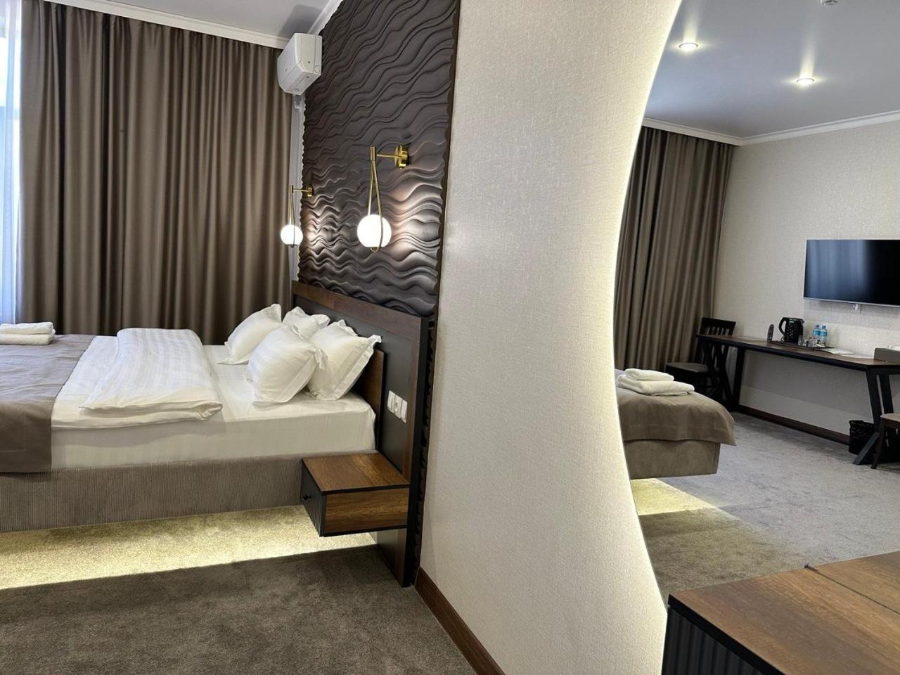 Grand Way Hotel Taraz Exterior foto