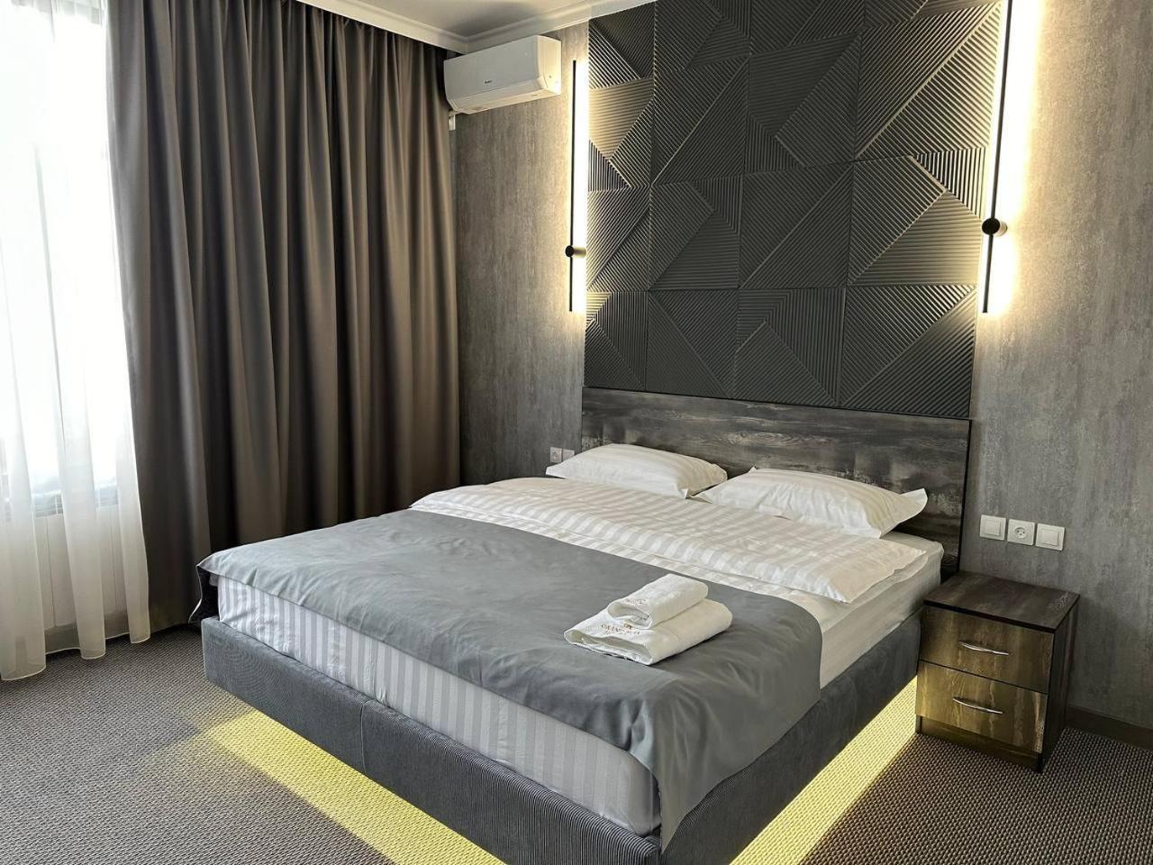 Grand Way Hotel Taraz Exterior foto